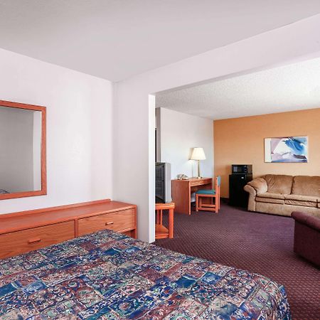 Travelodge By Wyndham Deer Lodge Montana Bagian luar foto
