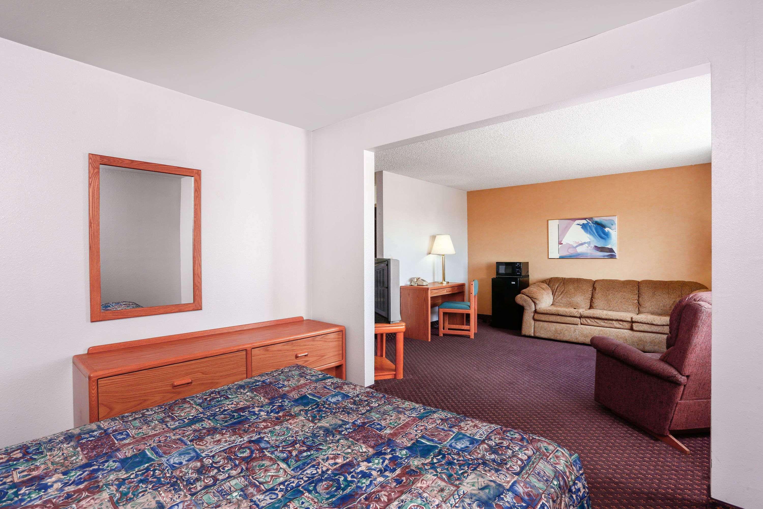 Travelodge By Wyndham Deer Lodge Montana Bagian luar foto