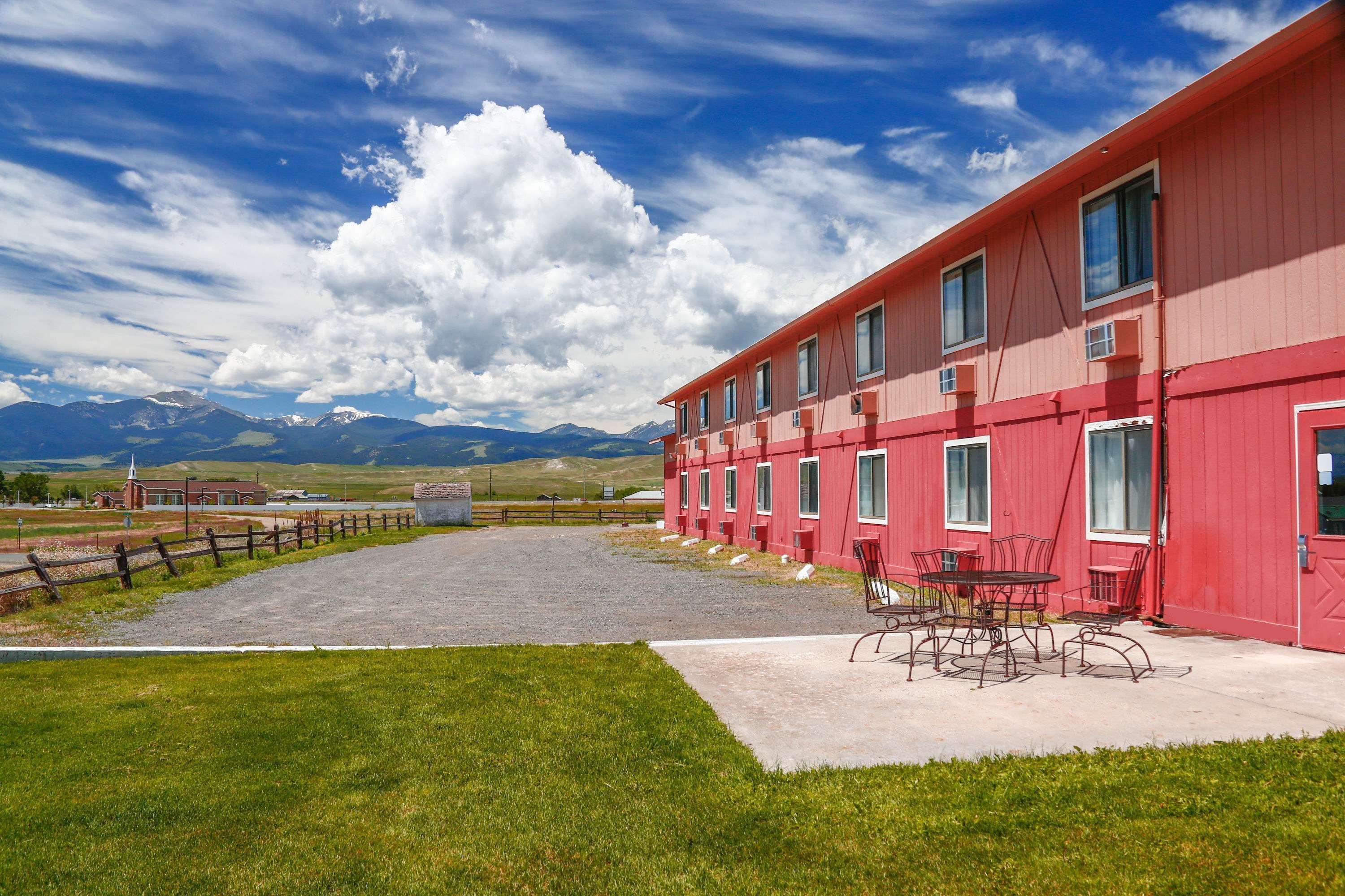 Travelodge By Wyndham Deer Lodge Montana Bagian luar foto