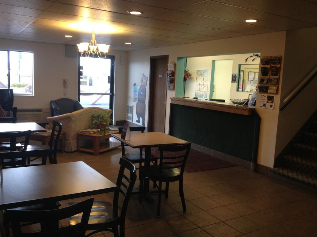Travelodge By Wyndham Deer Lodge Montana Bagian luar foto