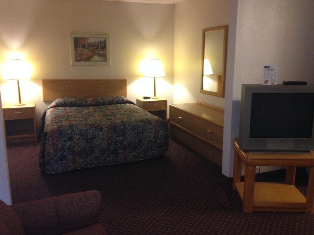 Travelodge By Wyndham Deer Lodge Montana Bagian luar foto