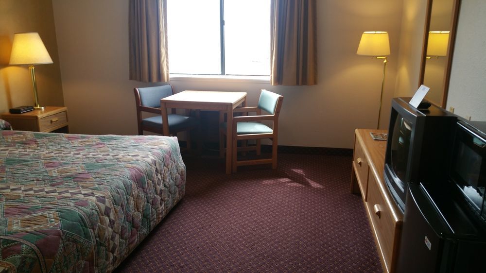 Travelodge By Wyndham Deer Lodge Montana Bagian luar foto